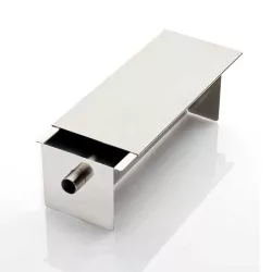 Travel cake tin triangle