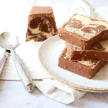 400g crunchy milk chocolate glaze