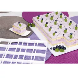 Plastic cake divider for 24 or 30 pieces