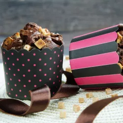 Cupcake molds black and pink, 12 pieces