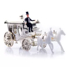 White cake decoration carriage for wedding