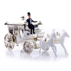 White cake decoration carriage for wedding