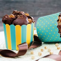 Moules à cupcakes jaune et bleu, 12 pièces