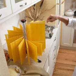 Pasta dryer