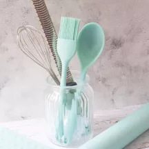 Baking brush made from silicone