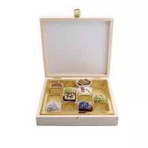 Wooden chocolate box for 16 chocolates