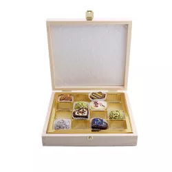 Wooden chocolate box for 16 chocolates