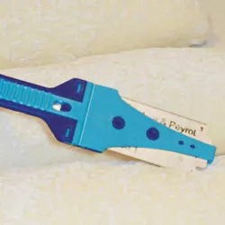 Baker's knife with interchangeable blade for breads & baguettes