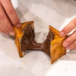 Croissant cube mold with lid, 6cm