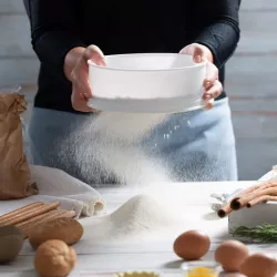 Plastic sieve with 3 steel meshes