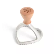 Ravioli cutter heart 8 cm with wooden handle
