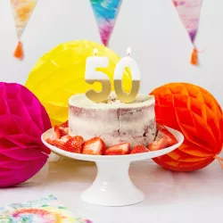 Number candle 0 with white and gold