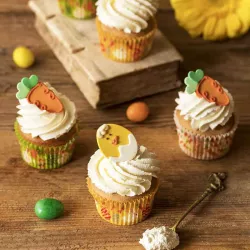 Sugar decoration chicks and carrots, 6 pieces