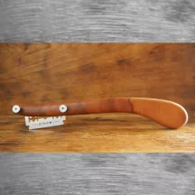 Coltello da panettiere con manico in legno di melo
