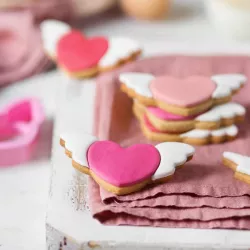 Cookie cutter Love 2-piece