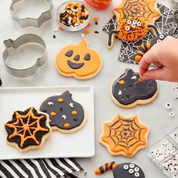 Set d'emporte-pièces Halloween Maison Hantée – 7 emporte-pièces en métal pour biscuits et Fondant | Cakelicious