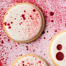 Spray de sang comestible pour Halloween – effet de pulvérisation effrayant pour gâteaux et cupcakes | Cakelicious