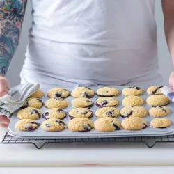 Pan for 24 mini cupcakes