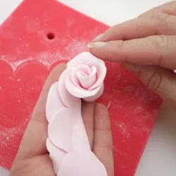 Tagliabiscotti per rose in zucchero piccole