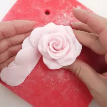 Tagliabiscotti per rose in zucchero piccole