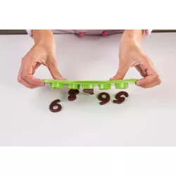 Set de chiffres à découper en 2 parties pour les biscuits d'anniversaire
