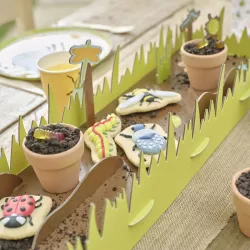 Insekten Ständer aus Karton