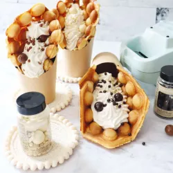 50g white pearl mixture of sugar and chocolate