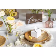 10 Small heart treat box