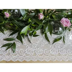 1 lace table runner - width 15 cm