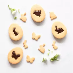 Set di 5 formine per biscotti pasquali con uovo di Pasqua e mini motivi
