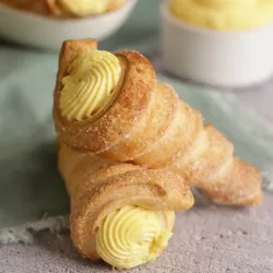 8 creamed cornet mould