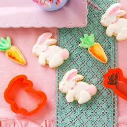 2 cookie cutters rabbit and carrot