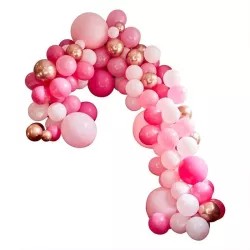 Arco di palloncini rosa e oro rosa