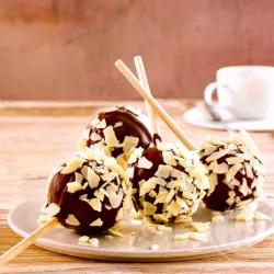 RUF Schokoraspeln Weiss 100 g – für die vollständige Torte | Cakelicious