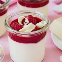 RUF Schokoraspeln Weiss 100 g – für die vollständige Torte | Cakelicious
