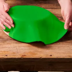Round Ready Rolled Fondant - Available colors: Spring Green