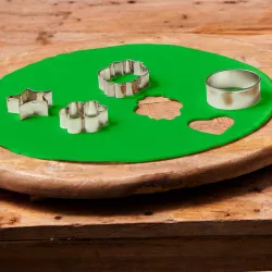 Round Ready Rolled Fondant - Available colors: Spring Green