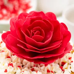 Riesige rote Rose aus Esspapier