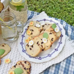 20 g di zucchero 7 fiori bianchi e 5 foglie verdi