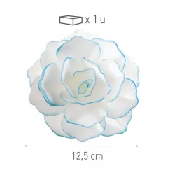 Fleur blanche en papier essuie-tout avec bord bleu