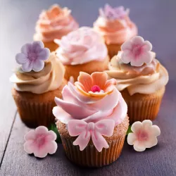 Noeud rose et fleurs en sucre