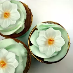 Blüten aus Esspapier, weiss