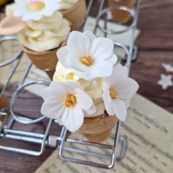 Fiori di carta commestibile, bianchi