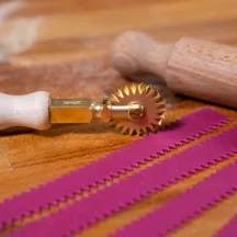 Rotella da pasticceria professionale seghettata, 5 mm