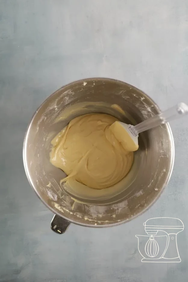 Smooth, homogeneous cake batter in the Mixing bowl · Batter divided into three bowls · Three bowls with 140 g of cake batter each