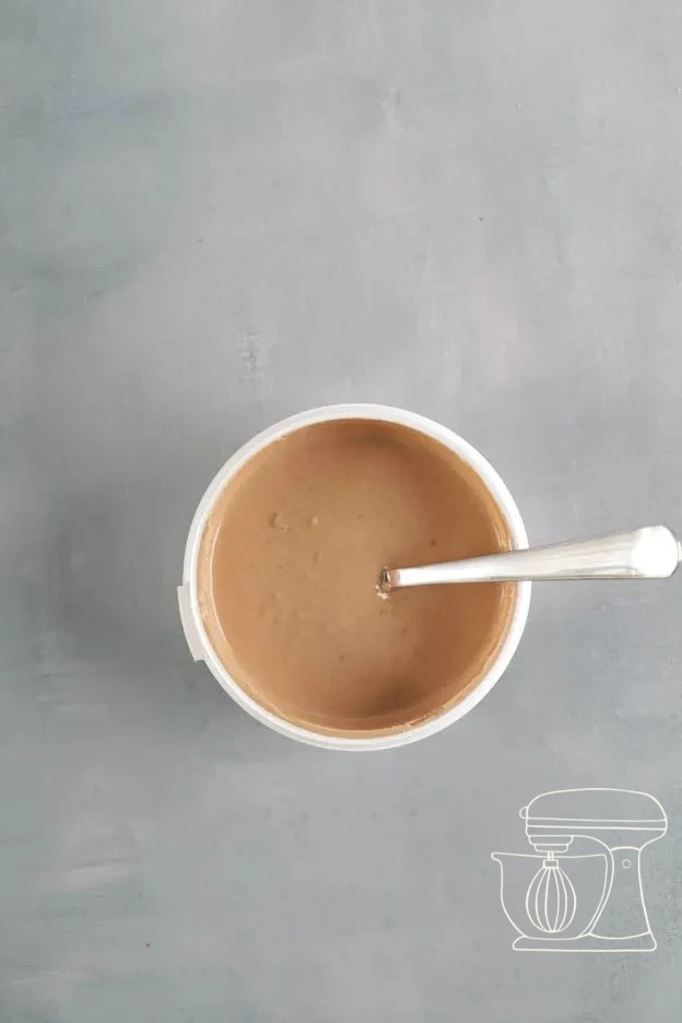 Caramel chocolate for melting in the Bowl