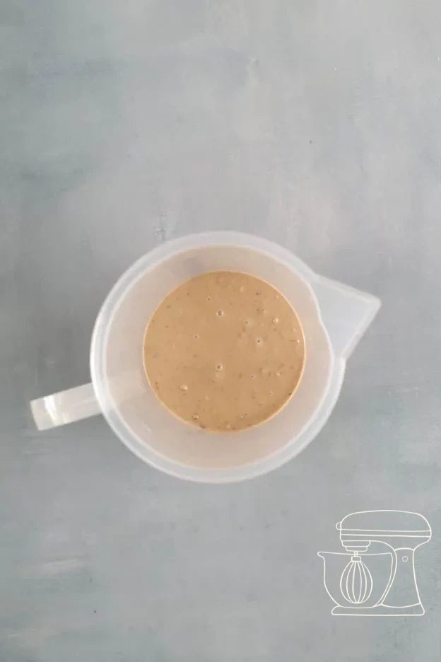 Caramel chocolate for melting in the Bowl