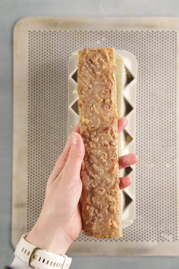 Crunchy textured sponge for the yule log