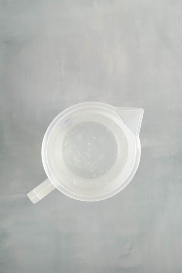 Smooth and creamy vanilla mousse mixture