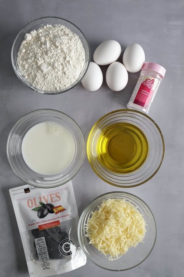 Olive and sun-dried tomato cake ingredients